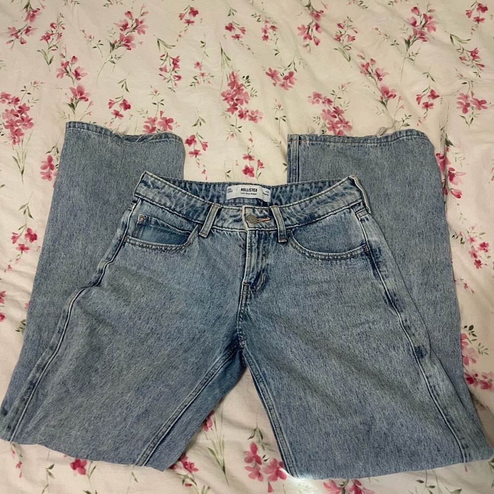 Hollister low rise baggy jeans